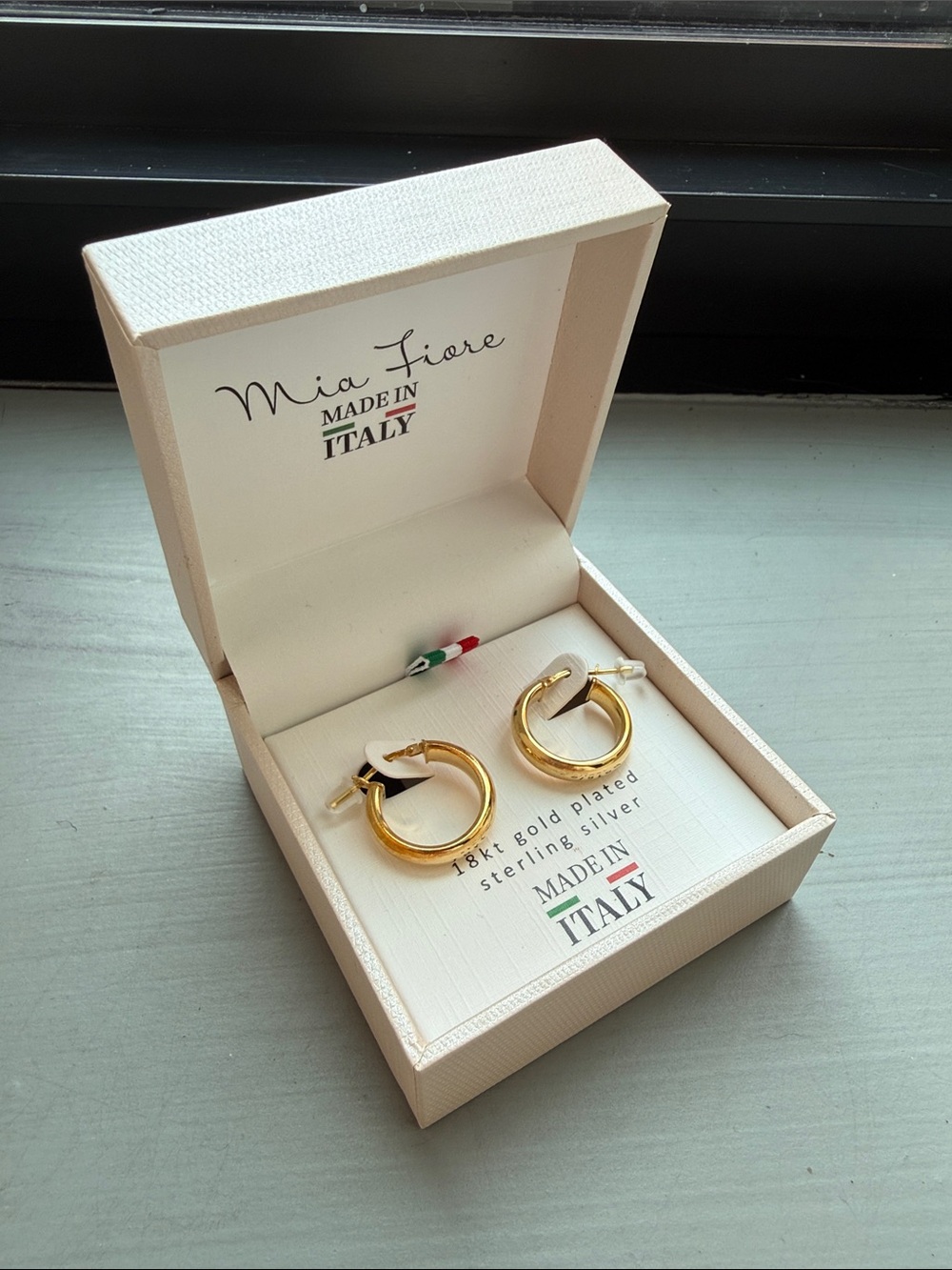 Mia Fiore Gold Hoop Earrings - Classic 18kt Gold Tone